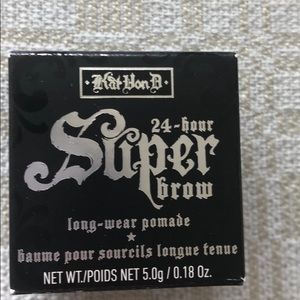 Brow pomade Kat Von D.